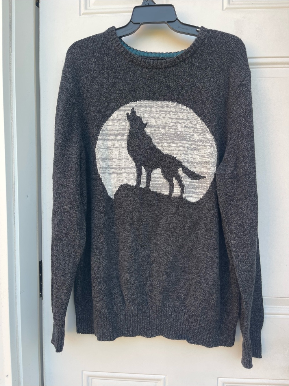 Urban Pipeline Men’s Howling Wolf Sweater XXL